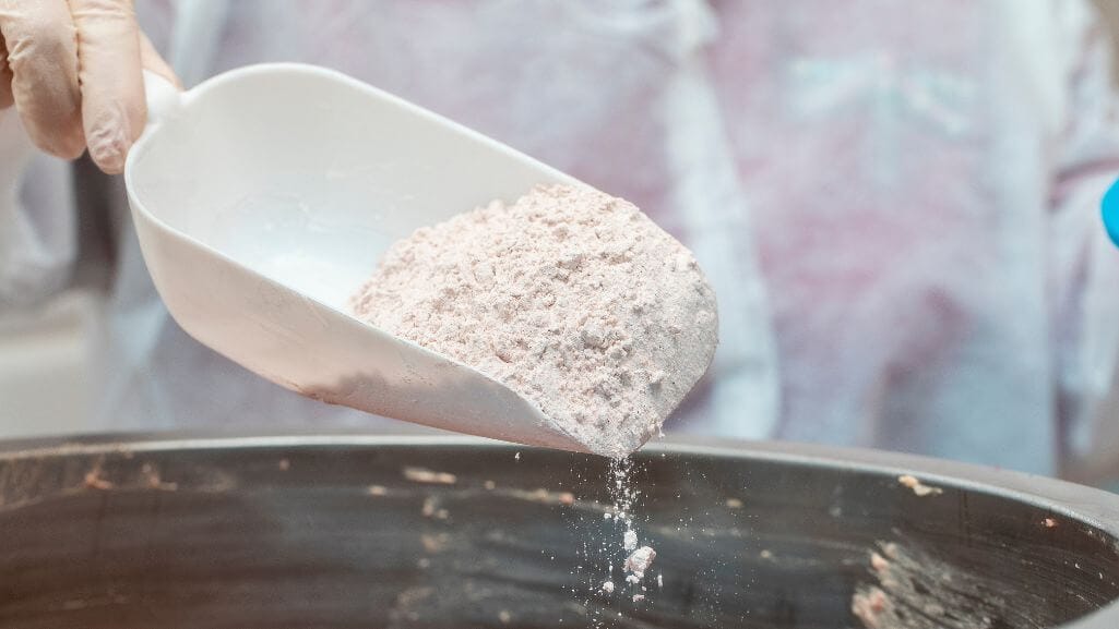 Industrial sieves for pharmaceutical powders